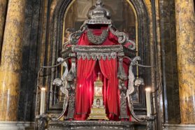 Perugia, cattedrale di San Lorenzo: La solennità di san Giuseppe e la festa del papà, con la “calata” straordinaria del Sant’Anello, animata dall’omonima Confraternita. Al via gli appuntamenti diocesani in preparazione alla X Giornata mondiale delle famiglie 2022