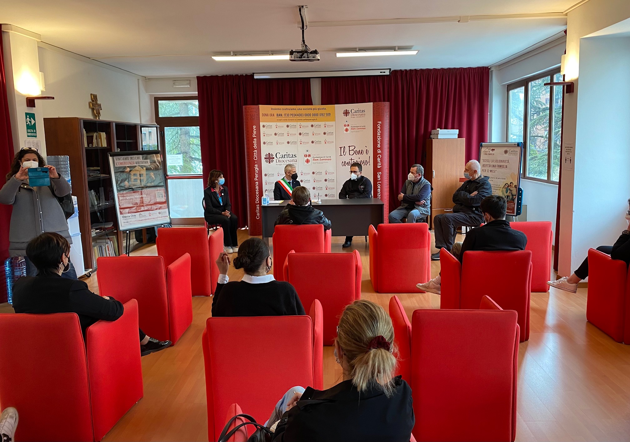 Presentata alla stampa la Convenzione per il “Progetto C.A.S.A”, sottoscritta da Comune di Deruta, Fondazione di Carità San Lorenzo e Caritas diocesana. Esempio di collaborazione sussidiaria tra Istituzione pubblica e Terzo settore per tutte le realtà impegnate nel sociale