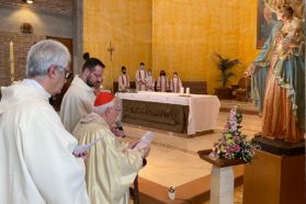 Festa della mamma, il cardinale Gualtiero Bassetti all’Istituto “Don Guanella”.  Il presule: «La mamma è il grande dono del Signore a tutti noi figli.  Ci accorgiamo della grandezza di questo dono solo quando viene a mancare»