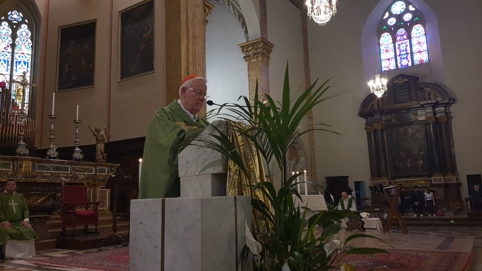 L’omelia del cardinale Gualtiero Bassetti alla celebrazione eucaristica della presentazione del restauro delle facciate del complesso monumentale di San Lorenzo. «La cattedrale è un segno di unità per tutti i cittadini… È il regalo più bello al nuovo arcivescovo, offrendogli questa cattedrale che è tornata ancora di più a risplendere»