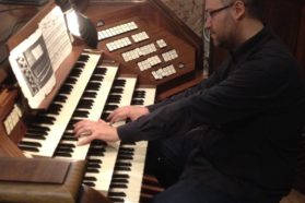 La XIV edizione del Festival internazionale laurenziano d’organo in cattedrale dal 31 luglio  al 9 agosto. Presentano l’evento il presidente del Capitolo dei Canonici di San Lorenzo  mons. Fausto Sciurpa e il direttore artistico maestro Adriano Falcioni