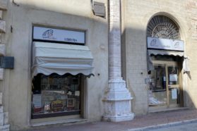 Le Figlie di San Paolo, della storica libreria Paoline, salutano la città dopo quasi 70 anni  di presenza. Solenne celebrazione eucaristica di ringraziamento presieduta dal cardinale Bassetti