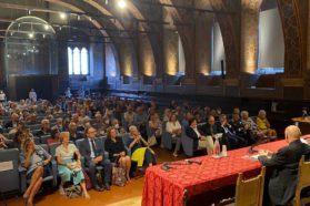 Il cardinale Gianfranco Ravasi ospite del ciclo di conferenze molto partecipate “Le opere d’arte raccontano…” in preparazione del V centenario della morte del Perugino e del Signorelli