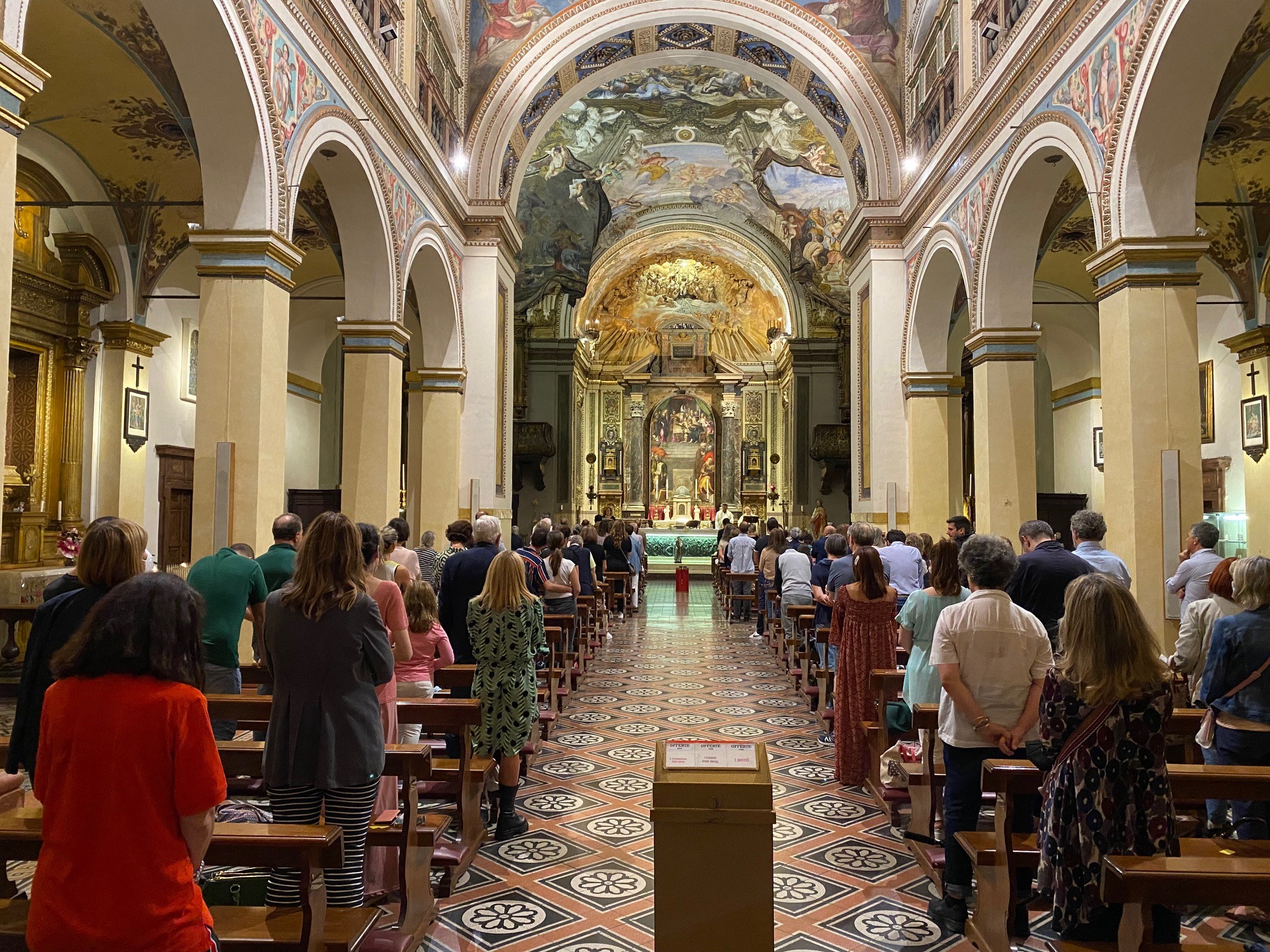 Nella chiesa del Gesù la festa della Natività della Beata Vergine Maria. Tanti fedeli ad ammirare l’ex voto ritrovato e restaurato della Madonna bambina. Il cardinale Bassetti all’omelia: «Imitiamo Maria camminando sempre nella fede e crediamo fino in fondo in Gesù»