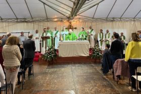 Celebrato il 25mo anniversario dell’associazione “Alle Querce di Mamre”. Al via l’“anno “giubilare” dedicato al suo fondatore, il venerabile Vittorio Trancanelli. Il cardinale Bassetti all’omelia: «E’ un cammino di solidarietà arrivato fino a noi…, una piccola avventura dello Spirito  con un seme gettato per essere segno di misericordia e solidarietà»