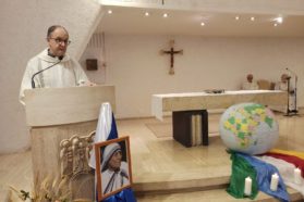 Con la Veglia di preghiera e il mandato missionario la comunità diocesana  si appresta a vivere la Giornata Mondiale Missionaria (GMM) 2022, domenica 23 ottobre. La prima lettera dell’arcivescovo Ivan Maffeis al Clero diocesano in occasione della GMM
