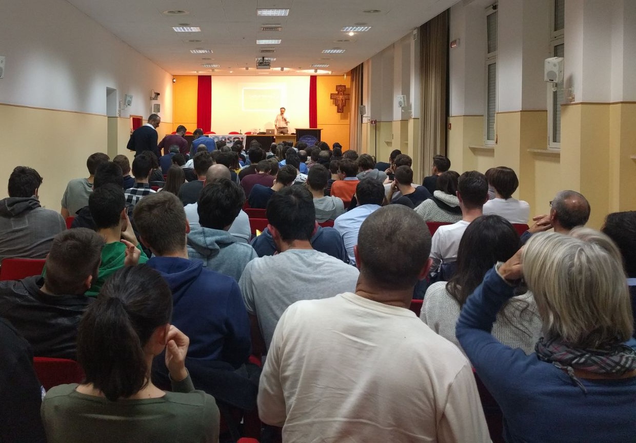 “La santità al femminile”. Quattro storie per raccontare le diverse vie della santità a cura di don Luca Bartoccini, teologo e direttore del Centro diocesano di formazione pastorale