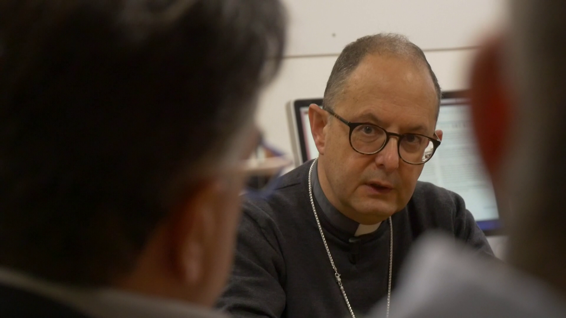 Gli auguri di Natale dell’arcivescovo Maffeis alla comunità diocesana a cento giorni dal suo arrivo. Li rivolge attraverso i media «La Voce» e «Umbria Radio», un incoraggiamento, sull’esempio di san Giuseppe, a «prendere con sé quel pezzo di vita che siamo riusciti a costruire insieme»