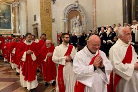 L’omelia dell’arcivescovo Ivan Maffeis alla celebrazione eucaristica dell’ordinazione sacerdotale  di don Claudio Faina nel giorno della memoria liturgica del Santo patrono Costanzo, vescovo e martire, in cattedrale, domenica 29 gennaio
