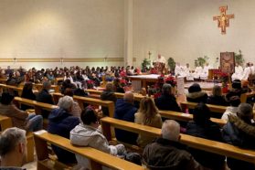 Celebrata la Festa diocesana della Santa Famiglia di Nazareth nell’omonima chiesa parrocchiale di San Sisto. Il vescovo Marco Salvi: «Ogni famiglia è il luogo della redenzione di Dio»  In festa anche la Casa “Villa Nazzarena” delle Suore della Sacra Famiglia di Spoleto in Pozzuolo Umbro visitata dall’arcivescovo Ivan Maffeis