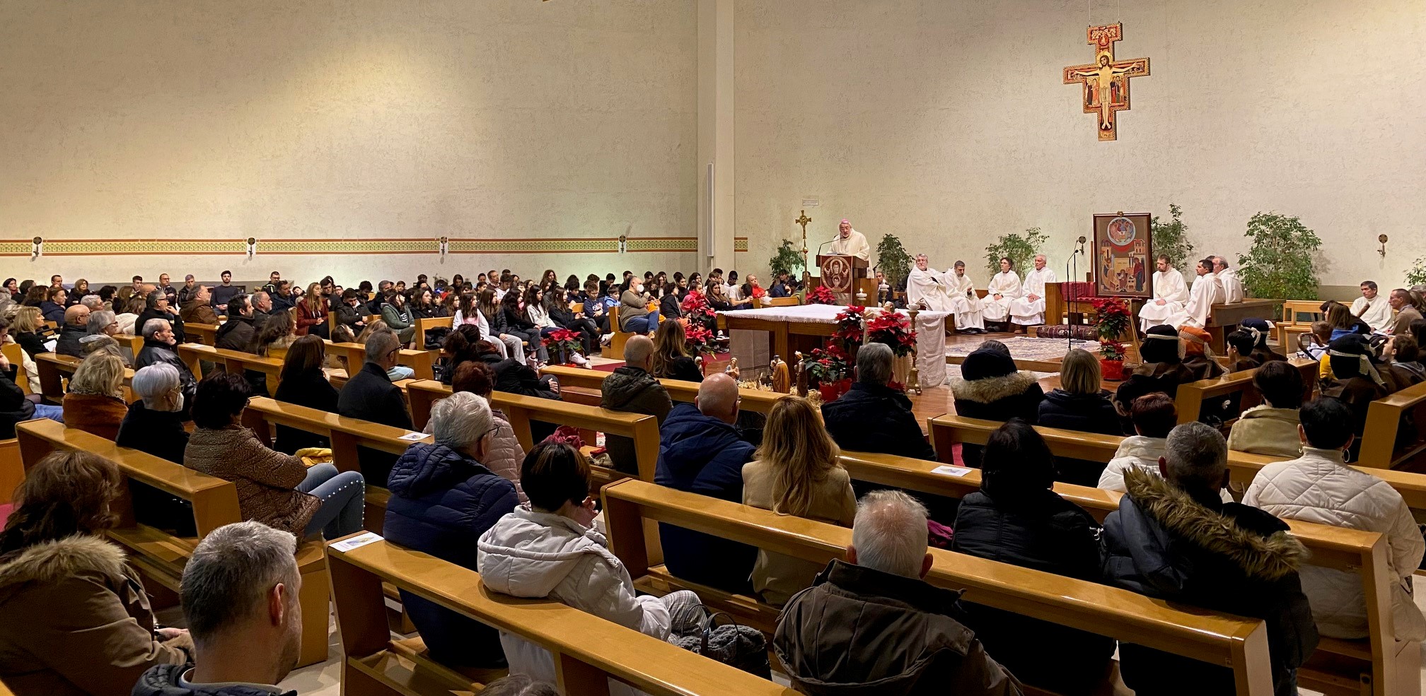 Celebrata la Festa diocesana della Santa Famiglia di Nazareth nell’omonima chiesa parrocchiale di San Sisto. Il vescovo Marco Salvi: «Ogni famiglia è il luogo della redenzione di Dio» In festa anche la Casa “Villa Nazzarena” delle Suore della Sacra Famiglia di Spoleto in Pozzuolo Umbro visitata dall’arcivescovo Ivan Maffeis