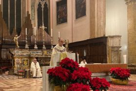 L’omelia dell’arcivescovo Ivan Maffeis alla celebrazione eucaristica di ringraziamento dell’anno che volge al termine con il canto del Te Dem. Il presule: «… anche nel nuovo anno il Signore camminerà con noi e ci custodirà con sua bontà, la sua tenerezza e la sua provvidenza»