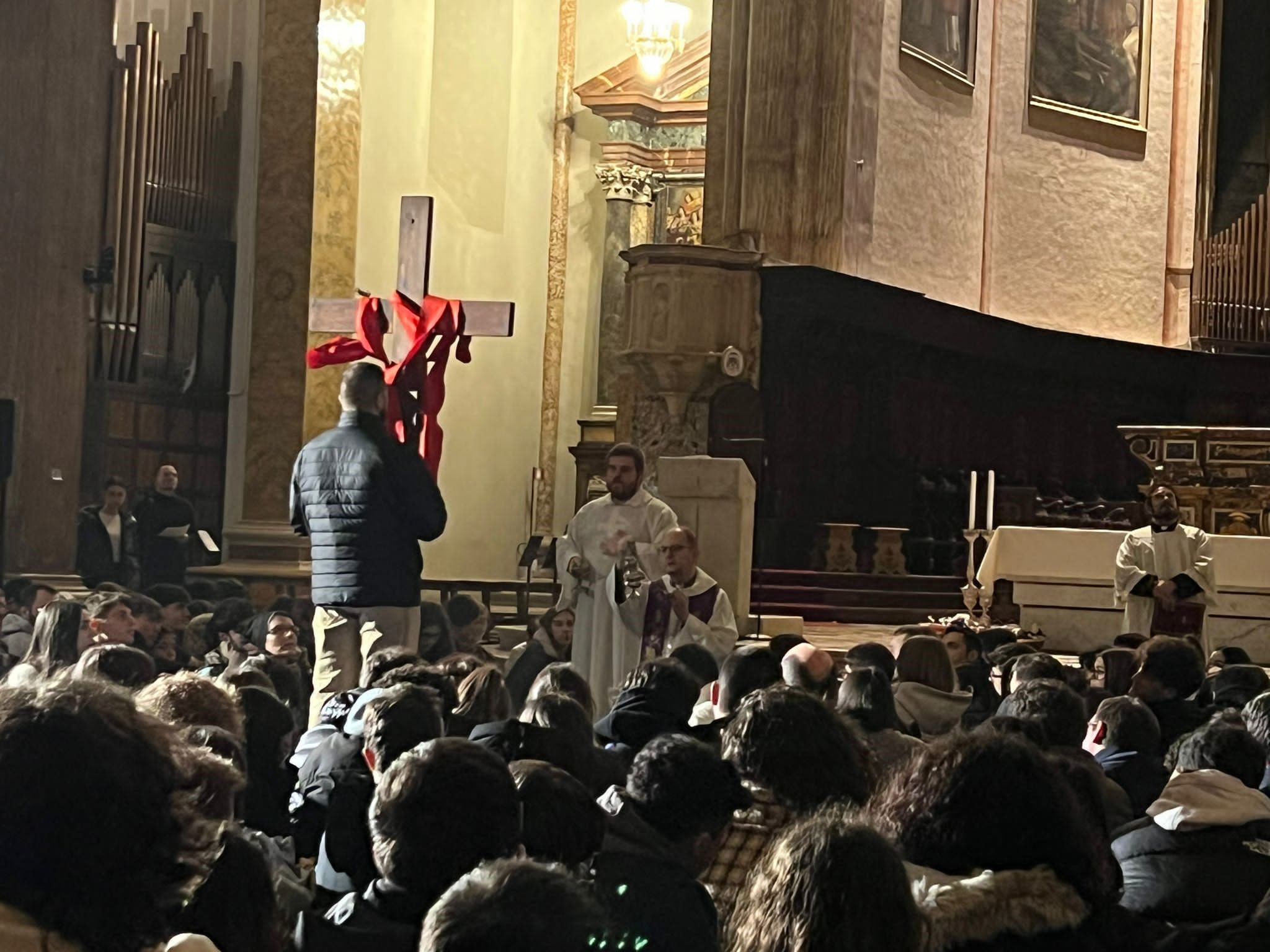 Veglia di Quaresima: “Lasciatevi incontrare dal Vangelo e guardare negli occhi dal Signore Gesù: vi ritroverete subito in cammino. E non vi sentirete più soli”